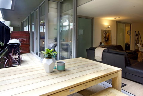 Urban Sea Drift - Pets, Pool, Gym, Parking, Beach 250m - Kempsey Accommodation 1