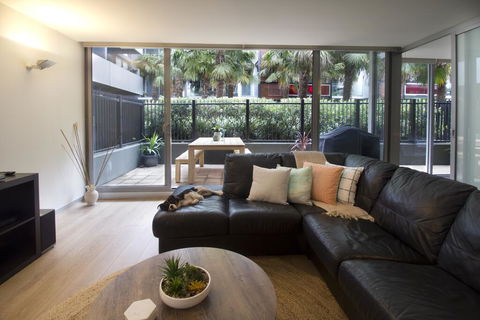 Urban Sea Drift - Pets, Pool, Gym, Parking, Beach 250m - Kempsey Accommodation 0