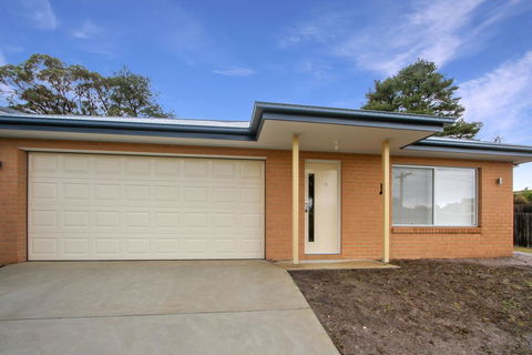 V & V Family Dream Away - Kempsey Accommodation 0