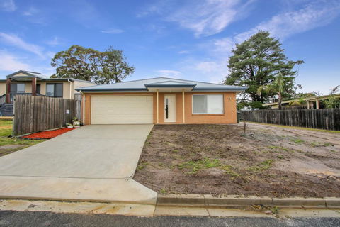 V & V Family Dream Away - Kempsey Accommodation 2