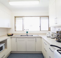 Vickery House 8 Bedroom Flat - Kempsey Accommodation