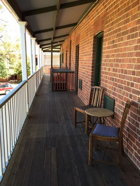 Victoria Hotel Rutherglen - Kempsey Accommodation 3