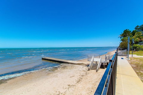Views, Pool, Air Conditioning - Karoonda Sands Welsby Pde, Bongaree - Kempsey Accommodation 3