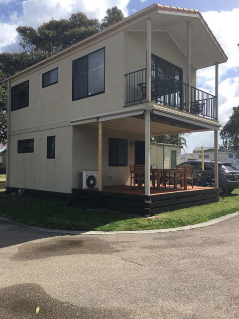 Villa By The Lake - Kempsey Accommodation 1