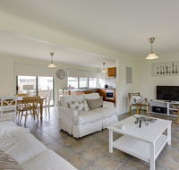 Villa de mer at Phillip Island - Kempsey Accommodation