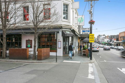 Walk To The MCG, The Tan, Botanic Gardens & Train - Kempsey Accommodation 3