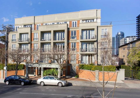 Walk To The MCG, The Tan, Botanic Gardens & Train - Kempsey Accommodation 0