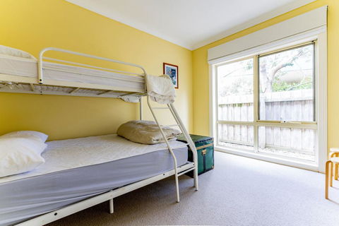WALKIN' ON SUNSHINE - Kempsey Accommodation 1