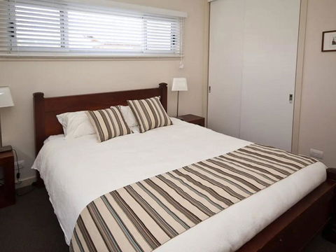 Wangi Lakehouse - Renovated Lake Macquarie Lakefront Location - Kempsey Accommodation 3