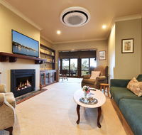 Wangi Waterfront Delight 4br Waterfront Reserve Home - Kempsey Accommodation