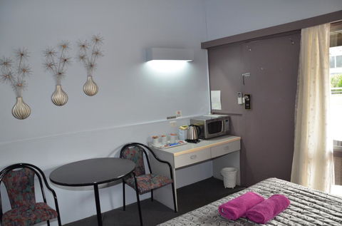 Warwick Motor Inn - Kempsey Accommodation 3