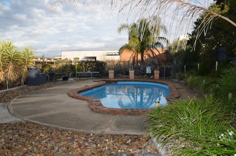 Warwick Motor Inn - Kempsey Accommodation 1