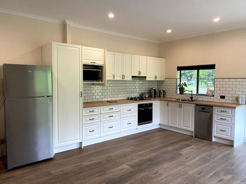 Waterfall Unit Farm Stay - Kempsey Accommodation 2