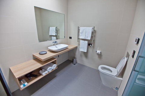 Waterfront Apartments - Kempsey Accommodation 2
