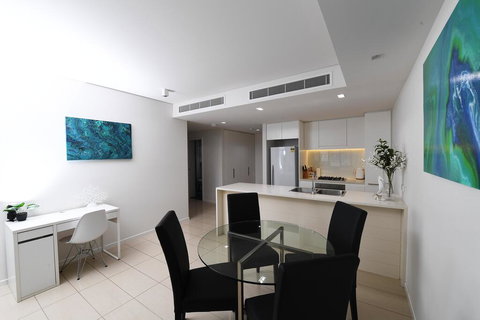 WATERFRONT DARWIN TROPICAL GEM - Kempsey Accommodation 1
