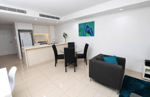 WATERFRONT DARWIN TROPICAL GEM - Kempsey Accommodation 2