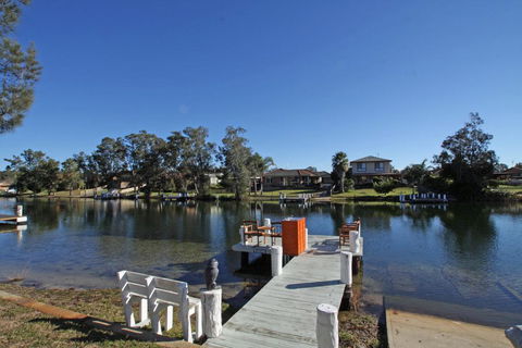 Waterfront On Sandpiper - Kempsey Accommodation 1