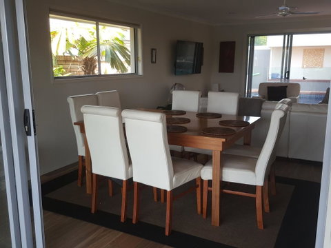 Waterfront Retreat - Kempsey Accommodation 1
