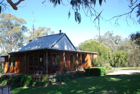 Bluegum Ridge Cottages - Kempsey Accommodation 0