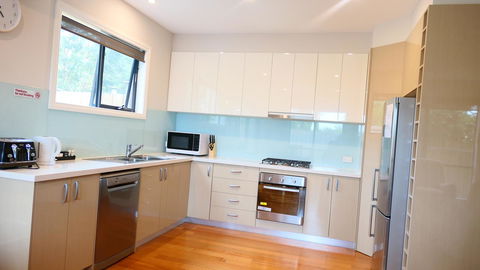 Apollo Bay Seal Apartments - Kempsey Accommodation 6