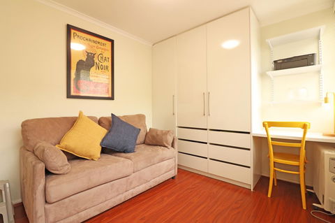 Colour Pop Fitzroy - 3 Bedroom Pet Friendly - Kempsey Accommodation 16