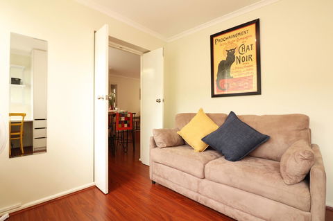 Colour Pop Fitzroy - 3 Bedroom Pet Friendly - Kempsey Accommodation 17