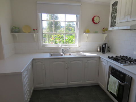 Walnut Cottage Via Leongatha - Kempsey Accommodation 4
