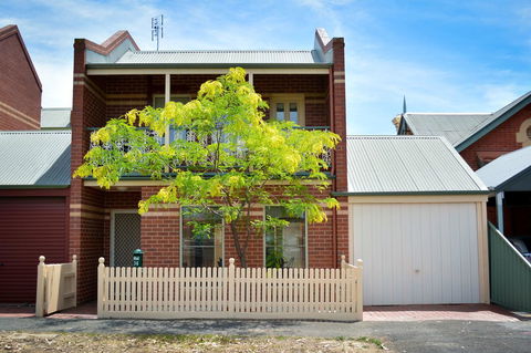 Turner Terrace - Kempsey Accommodation 0