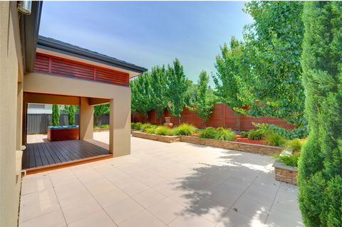 Newington Lakehouse - Kempsey Accommodation 11