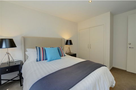 Newington Lakehouse - Kempsey Accommodation 1