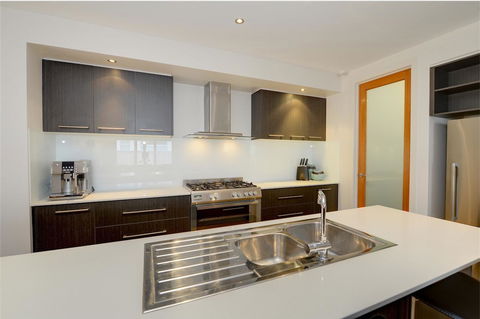 Newington Lakehouse - Kempsey Accommodation 17