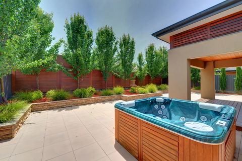 Newington Lakehouse - Kempsey Accommodation 19