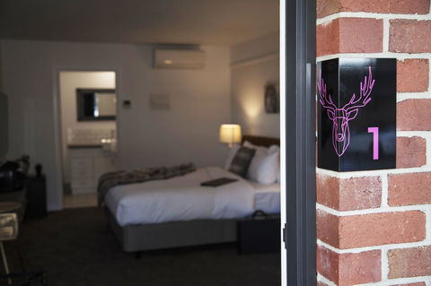 Daylesford Art Motel - Kempsey Accommodation 8