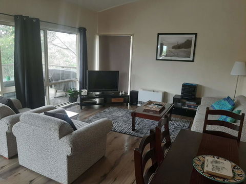 Elevated Holiday House Overlooks Tranquil Wetlands - Kempsey Accommodation 1