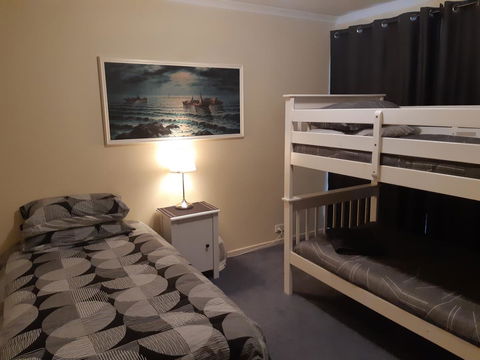 Elevated Holiday House Overlooks Tranquil Wetlands - Kempsey Accommodation 6