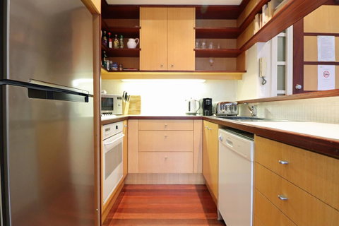 Majorca Magic On Flinders Lane - Rejuvenate Stays - Kempsey Accommodation 10