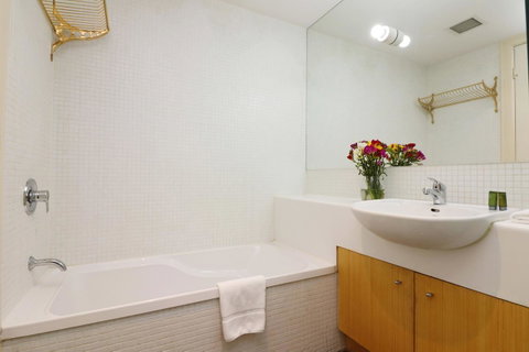 Majorca Magic On Flinders Lane - Rejuvenate Stays - Kempsey Accommodation 37