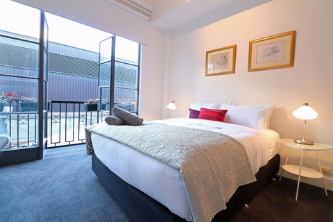 Majorca Magic On Flinders Lane - Rejuvenate Stays - Kempsey Accommodation 12