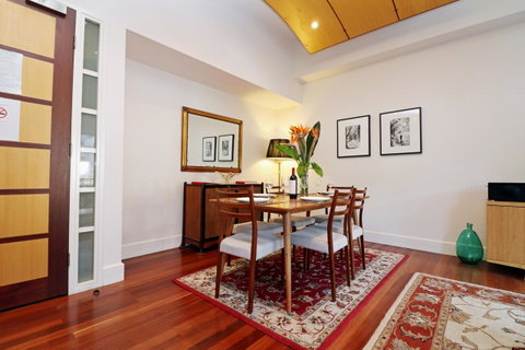 Majorca Magic On Flinders Lane - Rejuvenate Stays - Kempsey Accommodation 5