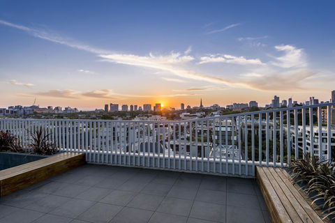 Oaks Melbourne South Yarra Suites - Kempsey Accommodation 6