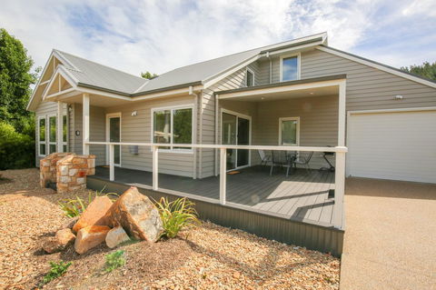 Amber Mist Villa Two - Kempsey Accommodation 5