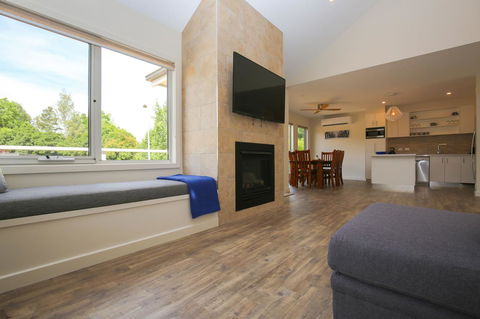 Amber Mist Villa Two - Kempsey Accommodation 14