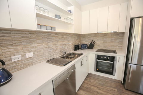 Amber Mist Villa Two - Kempsey Accommodation 16