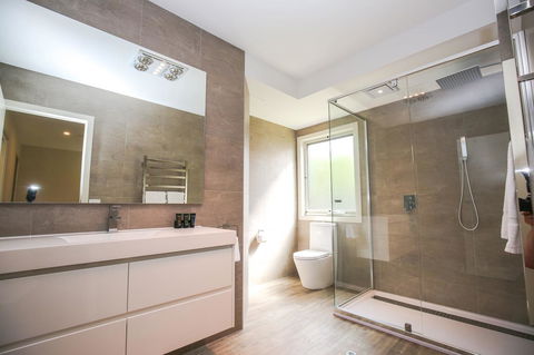 Amber Mist Villa Two - Kempsey Accommodation 10