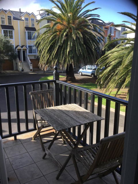 At The Beach Apartments - Kempsey Accommodation 10