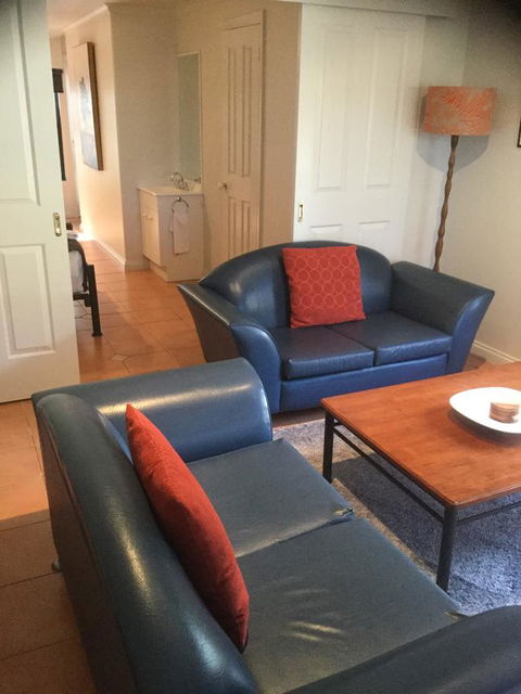 At The Beach Apartments - Kempsey Accommodation 12