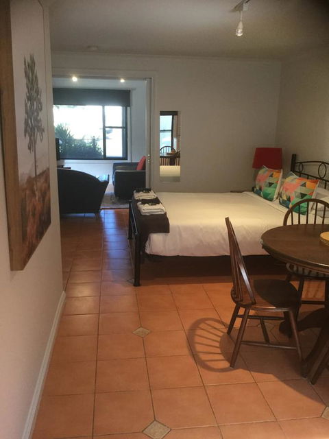 At The Beach Apartments - Kempsey Accommodation 15