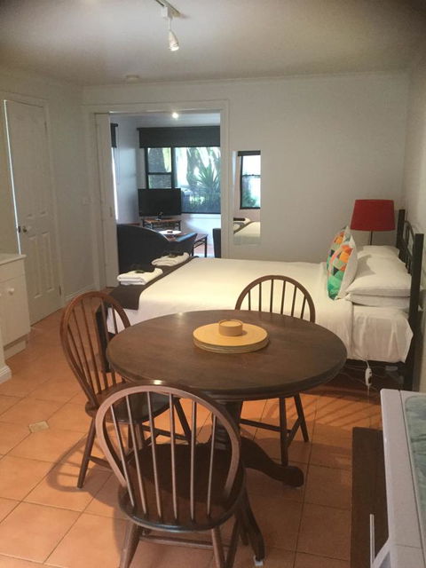 At The Beach Apartments - Kempsey Accommodation 13