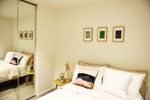 Superb Habour View/ Stylish Apartment / Landmark Building/ Free Tram - Kempsey Accommodation 2