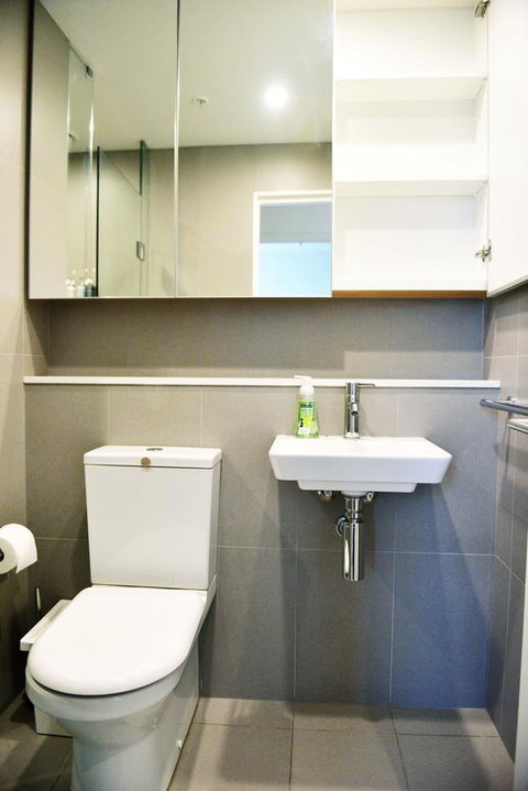 Superb Habour View/ Stylish Apartment / Landmark Building/ Free Tram - Kempsey Accommodation 12